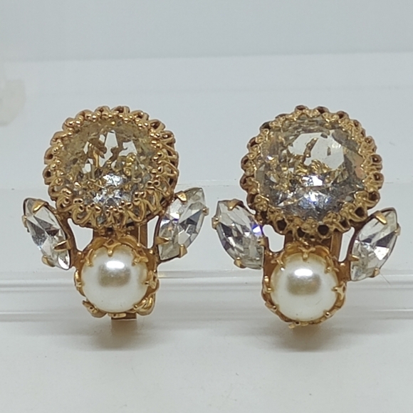 * vintage Schreiner faux pearl with clear crystals gold tone clip on earrings - Picture 9 of 12
